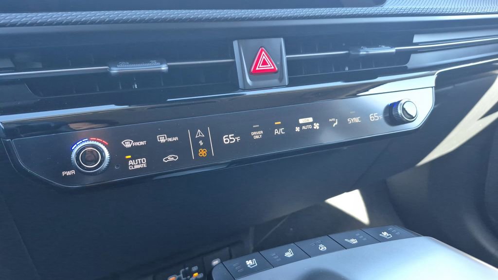 New 2025 Kia EV6 Wind image 23