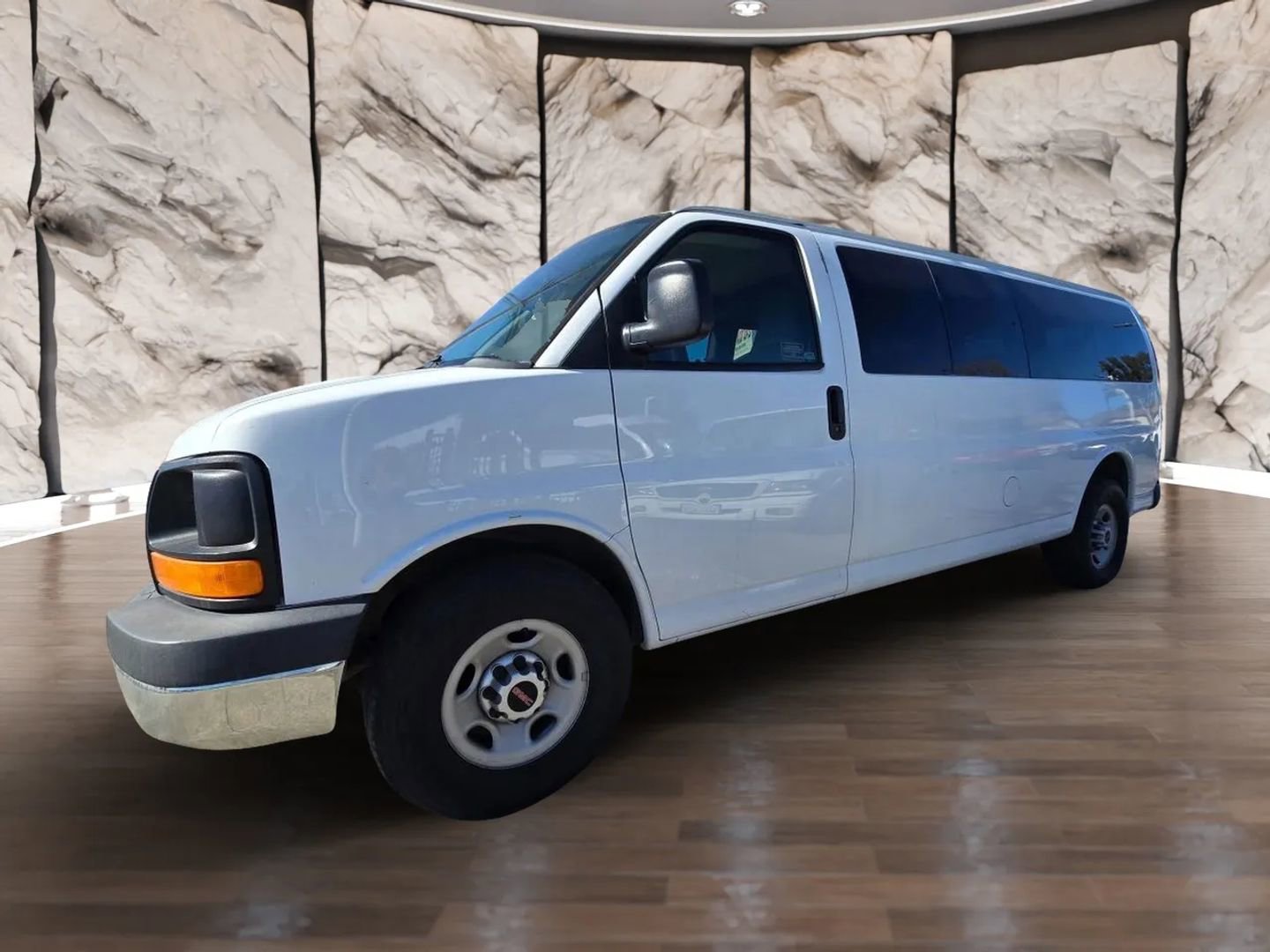 Used 2016 GMC Savana 3500 LS image 5