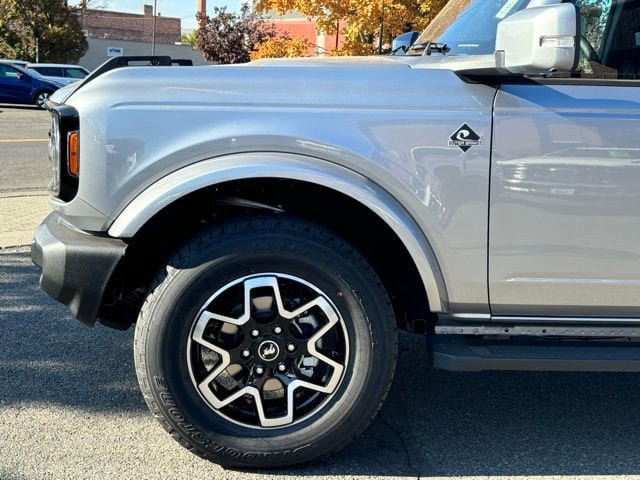 New 2024 Ford Bronco Outer Banks image 16
