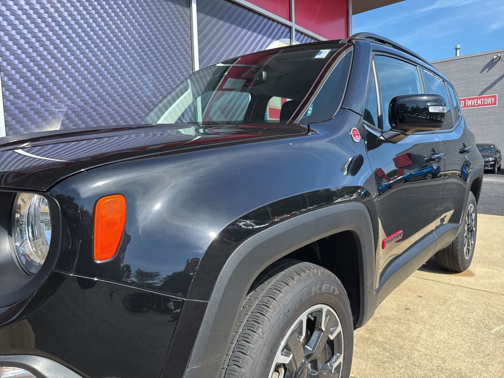 Used 2023 Jeep Renegade Trailhawk image 12