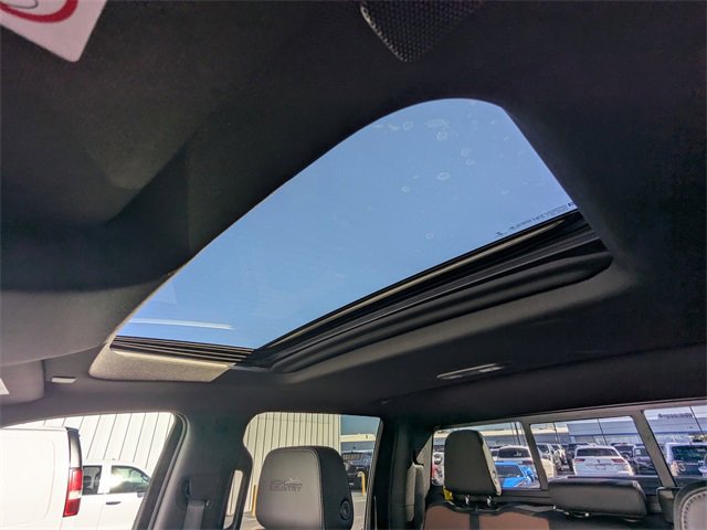 Used 2022 Chevrolet Silverado 3500 High Country image 24