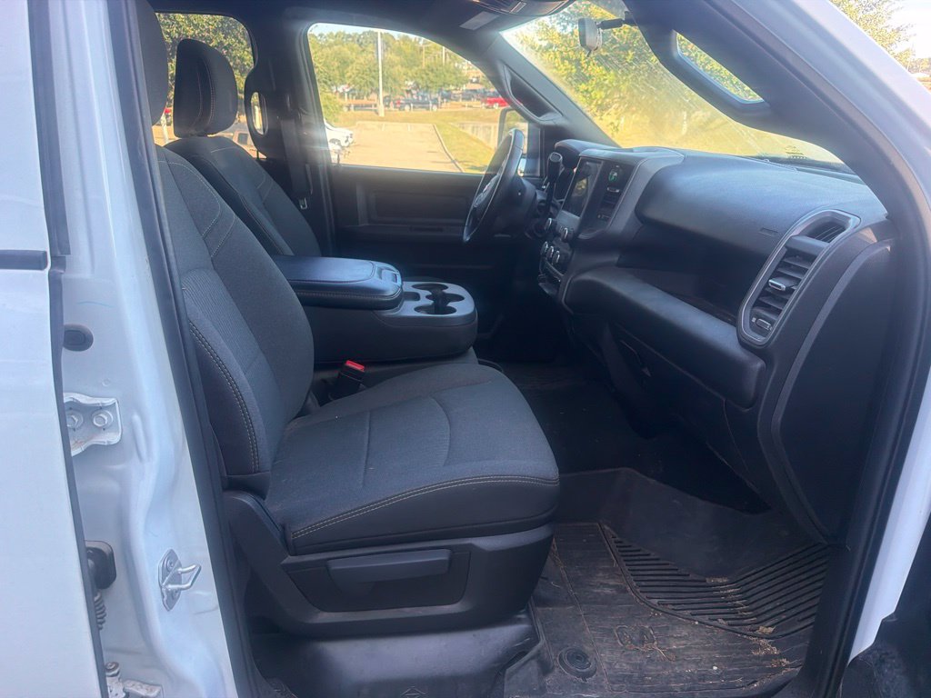 Used 2024 RAM 3500 Tradesman w/ Chrome Appearance Group AWD/4WD image 9