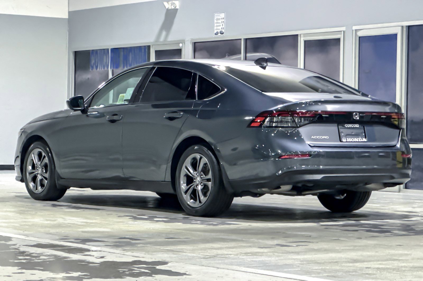 Used 2023 Honda Accord EX image 3