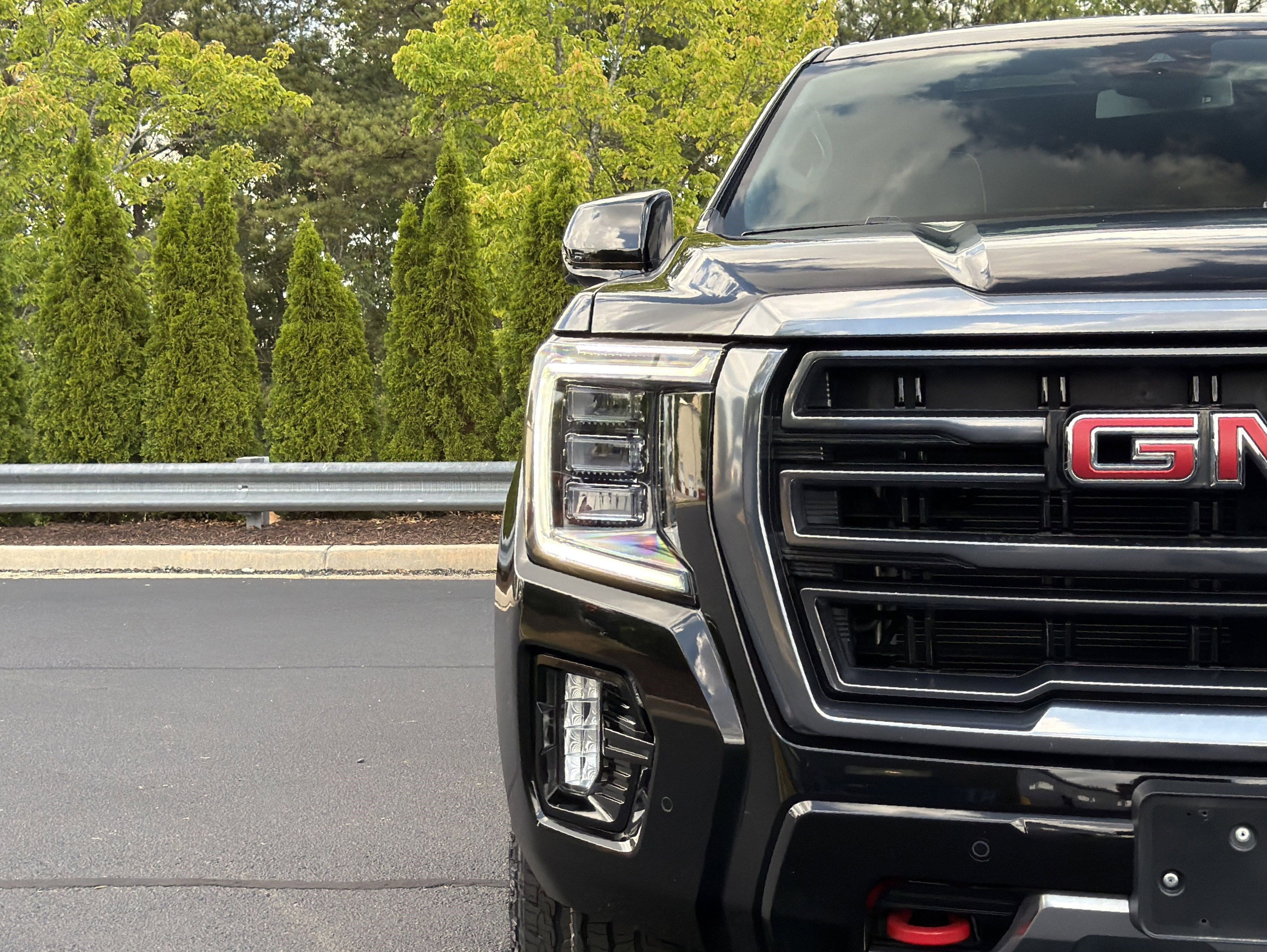 Used 2024 GMC Yukon AT4 w/ AT4 Premium Plus Package AWD/4WD image 19