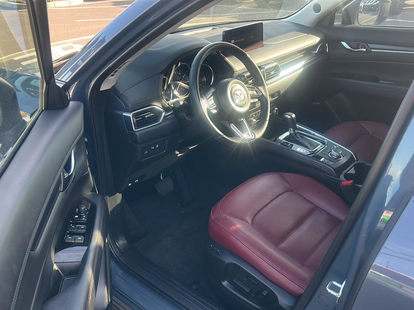 Used 2023 MAZDA CX-5 Carbon Edition image 11