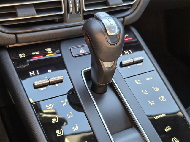 Used 2022 Porsche Macan image 32