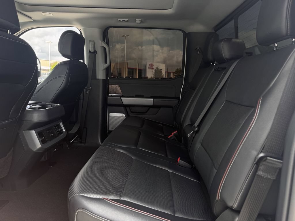 Used 2024 Ford F250 Lariat w/ Lariat Ultimate Package AWD/4WD image 31
