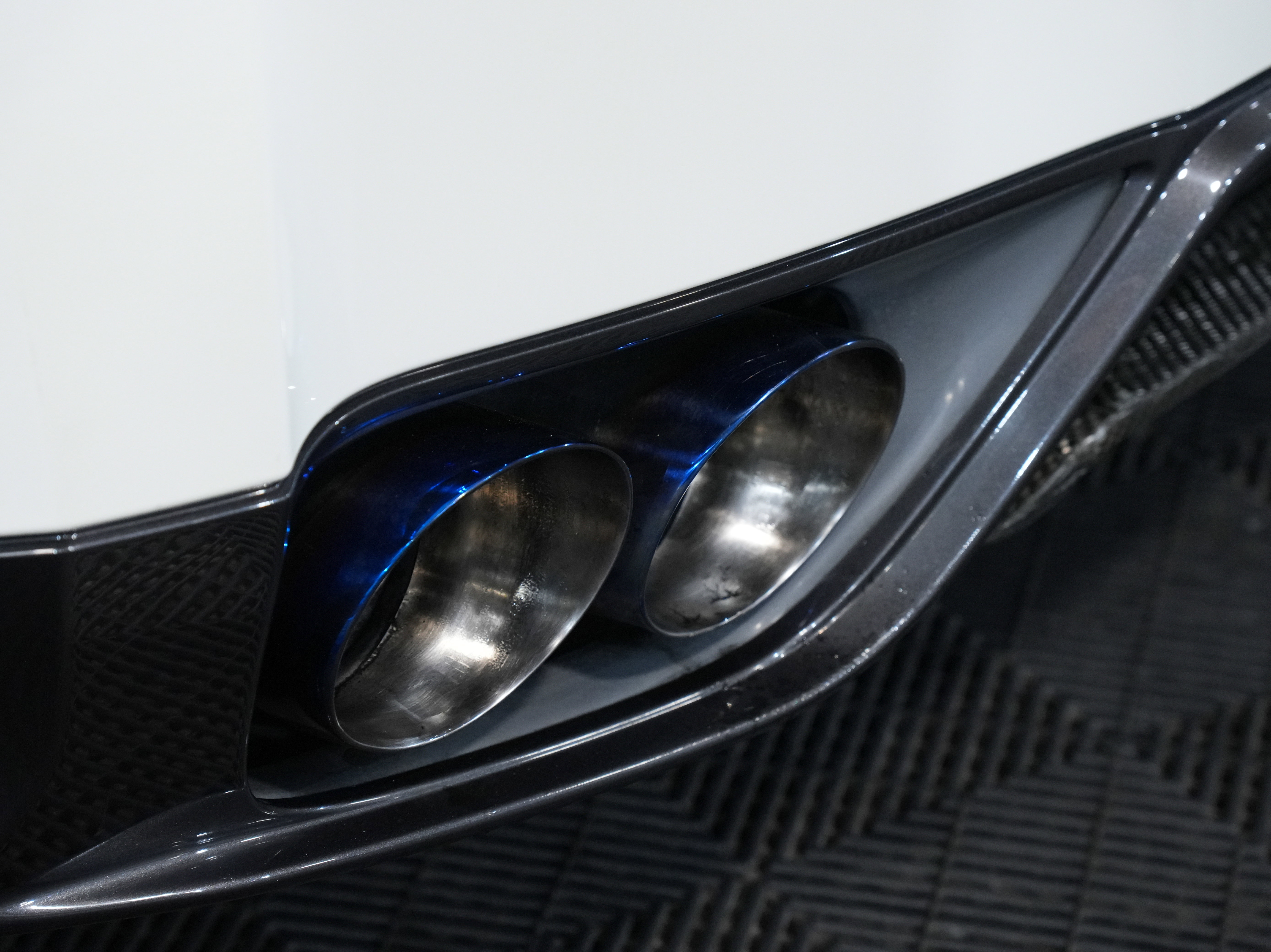 Used 2015 Nissan GT-R Black Edition image 19