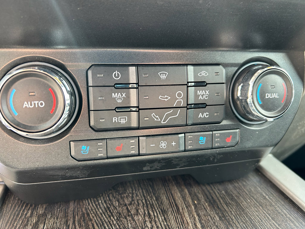 Used 2020 Ford F350 Lariat w/ Lariat Ultimate Package AWD/4WD image 30