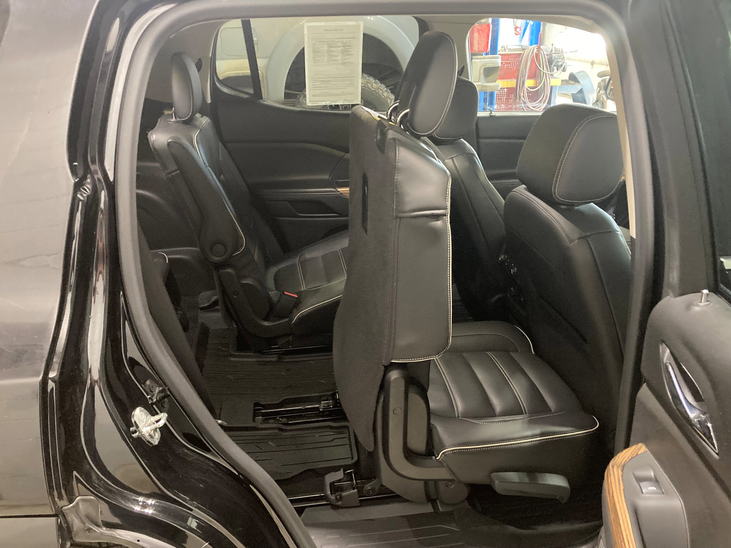 Used 2017 GMC Acadia Denali AWD/4WD image 9