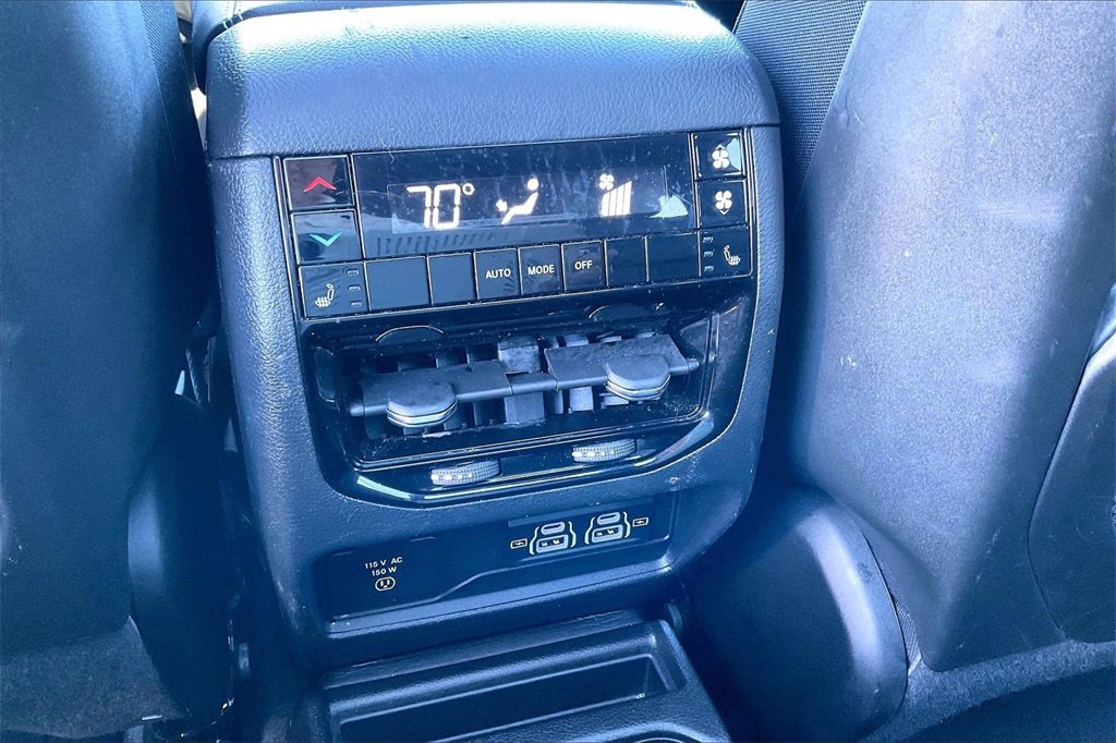 Used 2024 Jeep Grand Cherokee L Limited w/ Luxury Tech Group II image 34