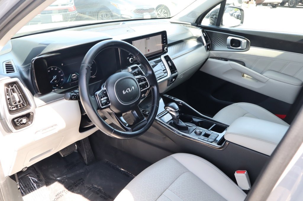 Used 2023 Kia Sorento SX FWD image 16