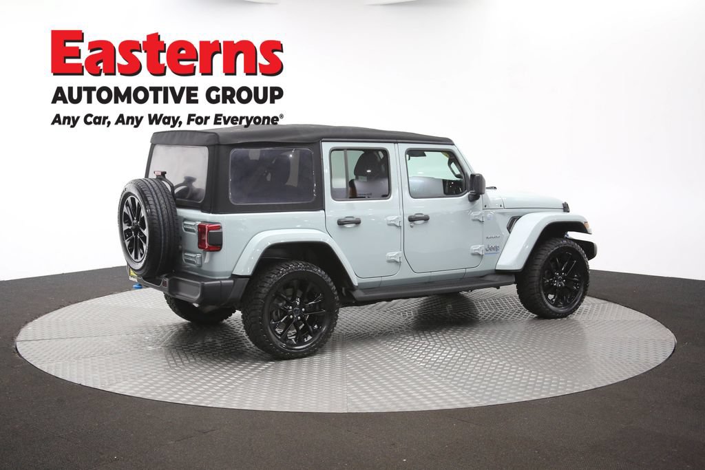 Used 2024 Jeep Wrangler Unlimited Sahara w/ Technology Group AWD/4WD image 44