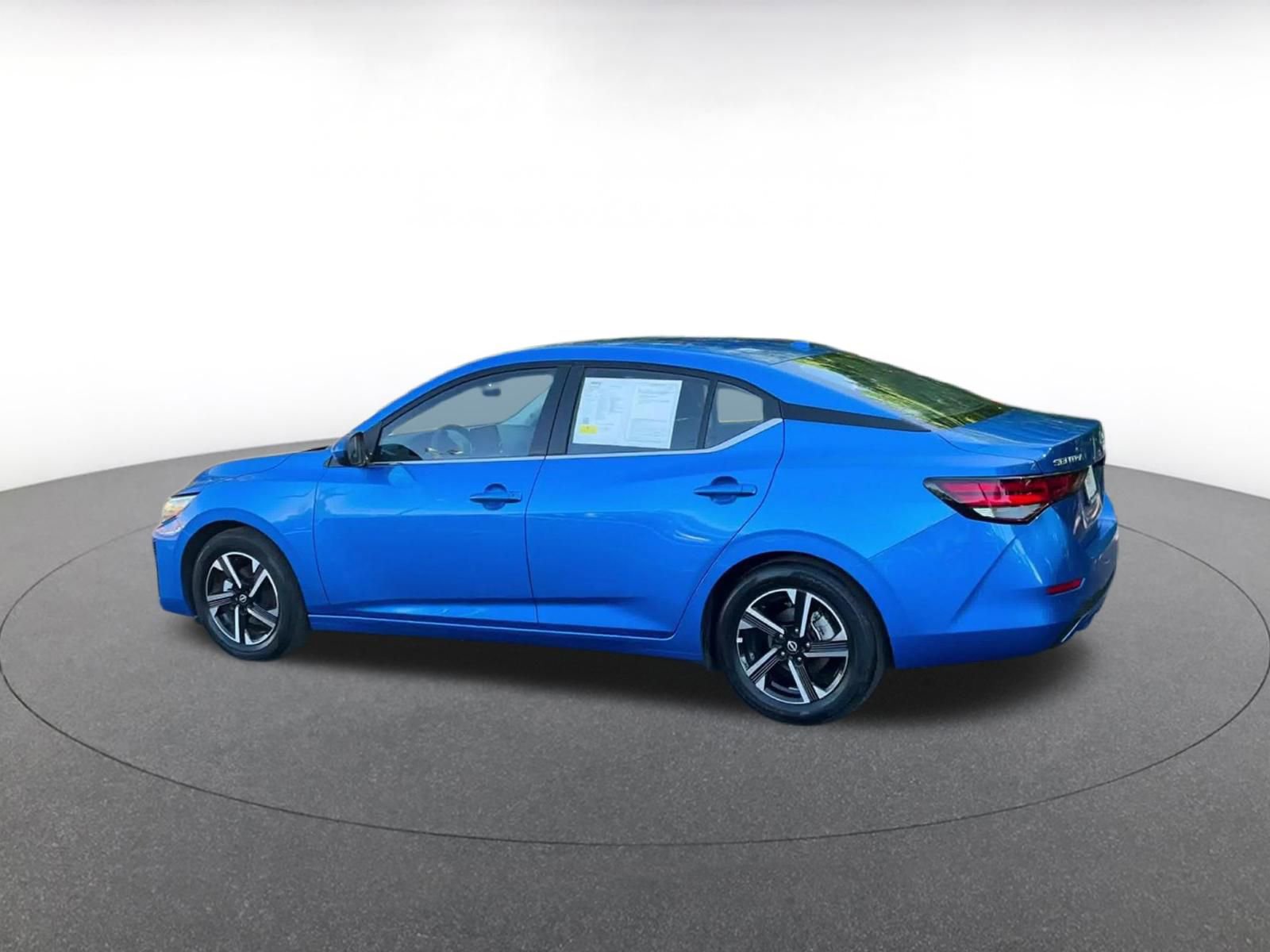 Used 2025 Nissan Sentra SV FWD image 10