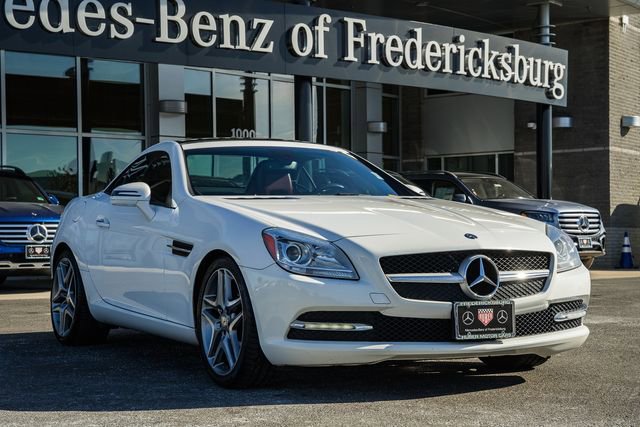 Used 2016 Mercedes-Benz SLK 300 image 1