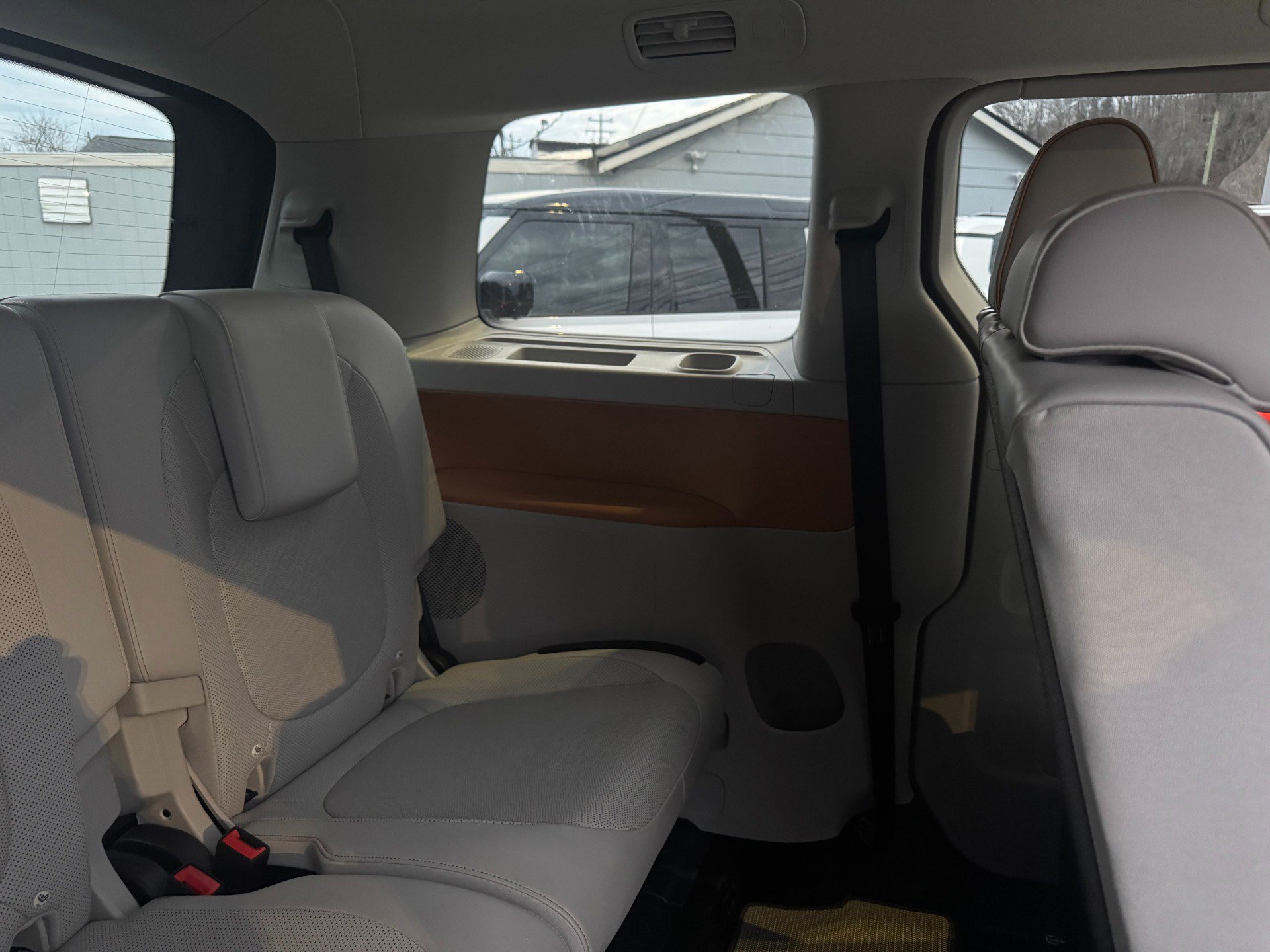 Used 2025 Volkswagen ID. Buzz Pro S Plus image 46