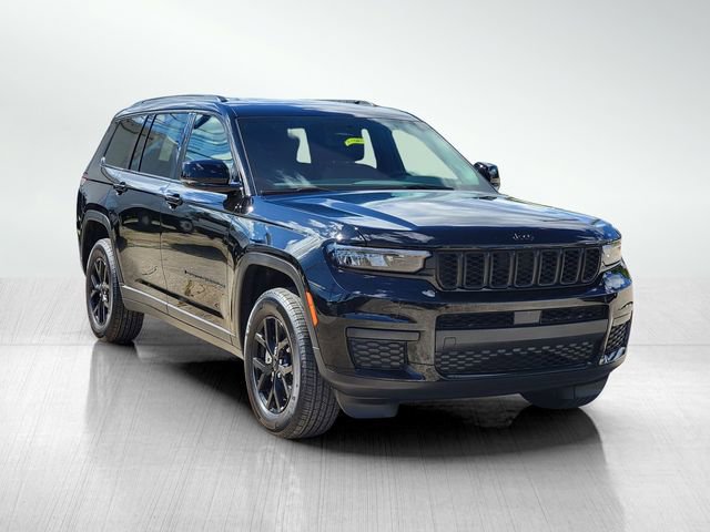 Used 2024 Jeep Grand Cherokee L Altitude image 3