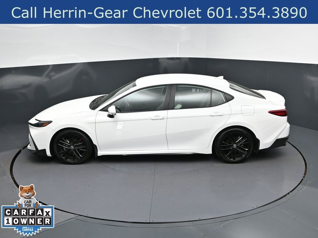 Used 2025 Toyota Camry SE w/ Convenience Package image 33