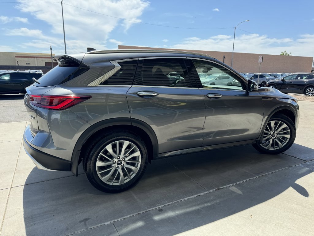 Used 2023 INFINITI QX50 Luxe image 4