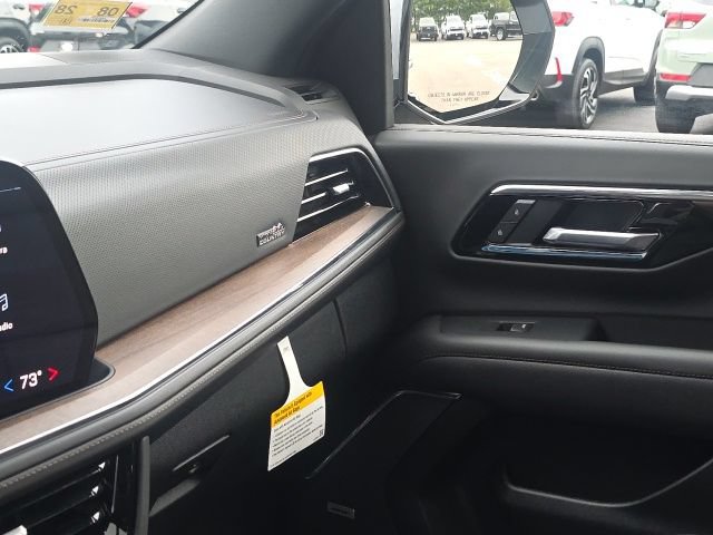 Used 2025 Chevrolet Suburban High Country AWD/4WD image 26