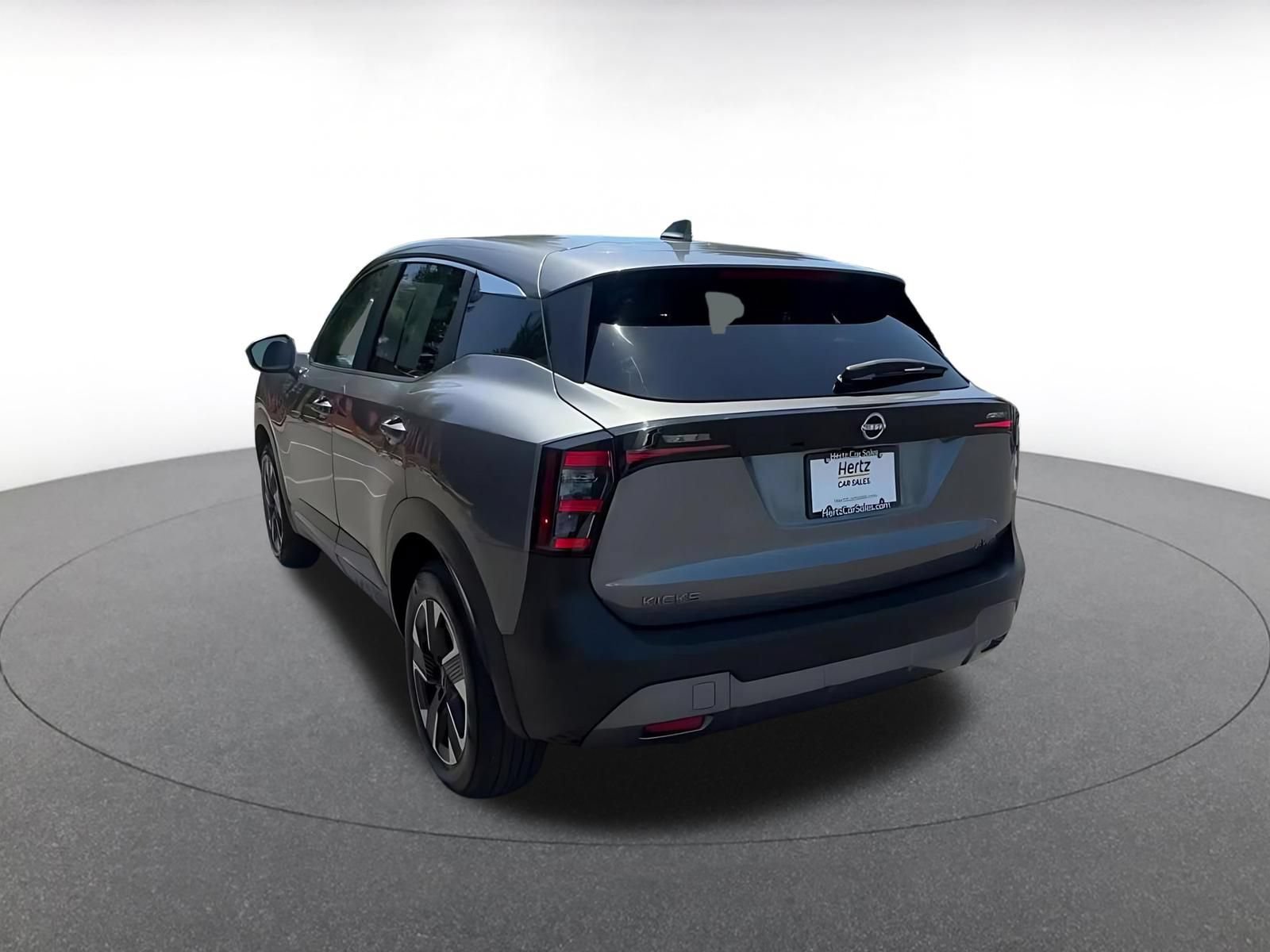 Used 2025 Nissan Kicks SV AWD/4WD image 11