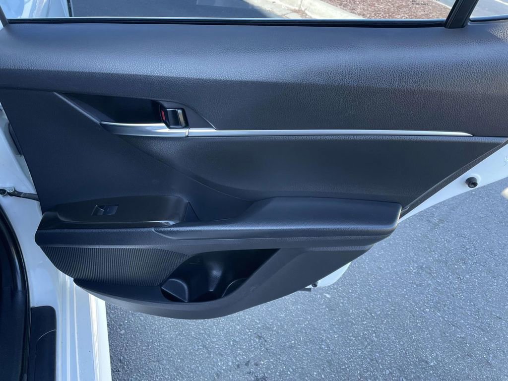 Used 2024 Toyota Camry SE image 42