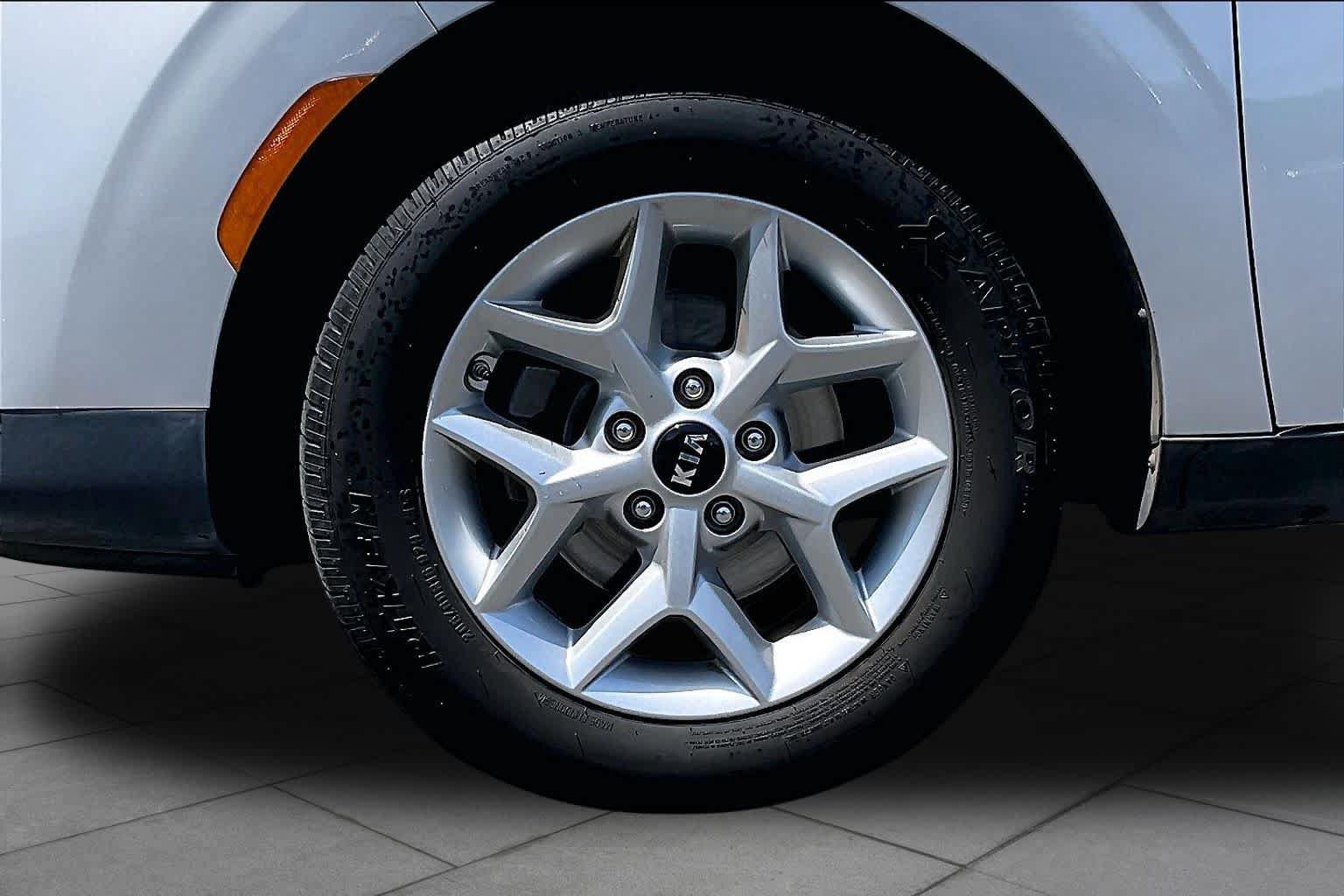 Used 2020 Kia Soul S FWD image 10