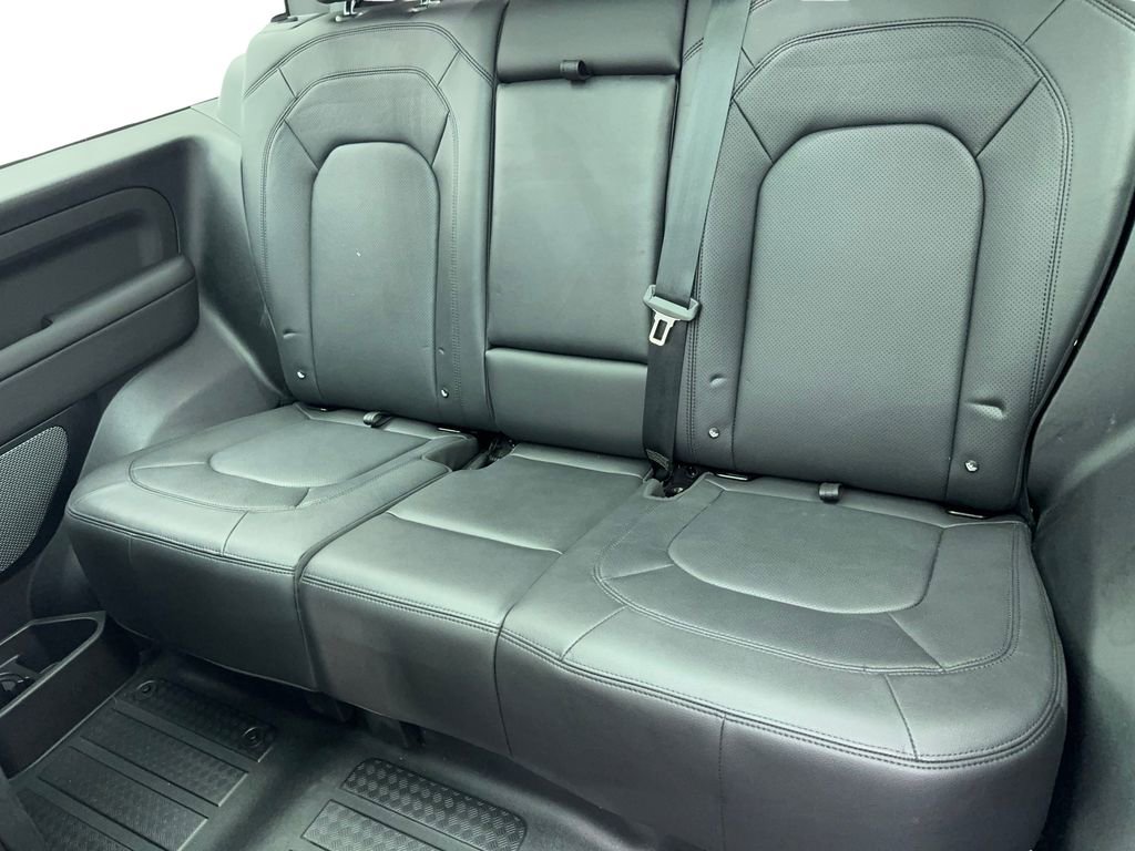 Used 2024 Land Rover Defender 90 S image 39