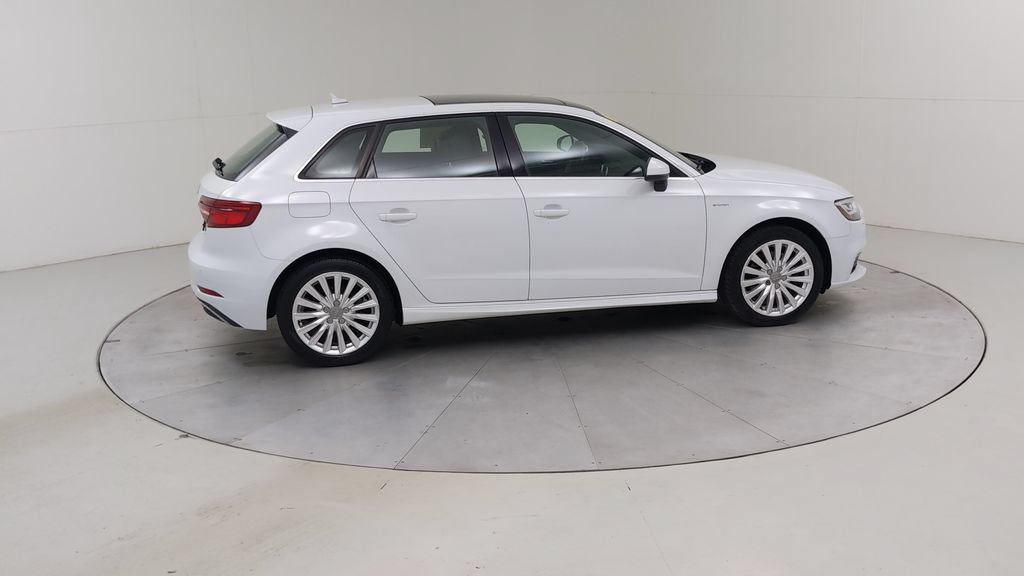 Used 2018 Audi A3 e-tron Prestige w/ Prestige Package FWD image 13