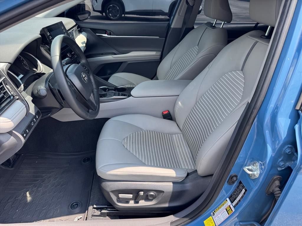 Used 2024 Toyota Camry SE w/ Cold Weather Package FWD image 13