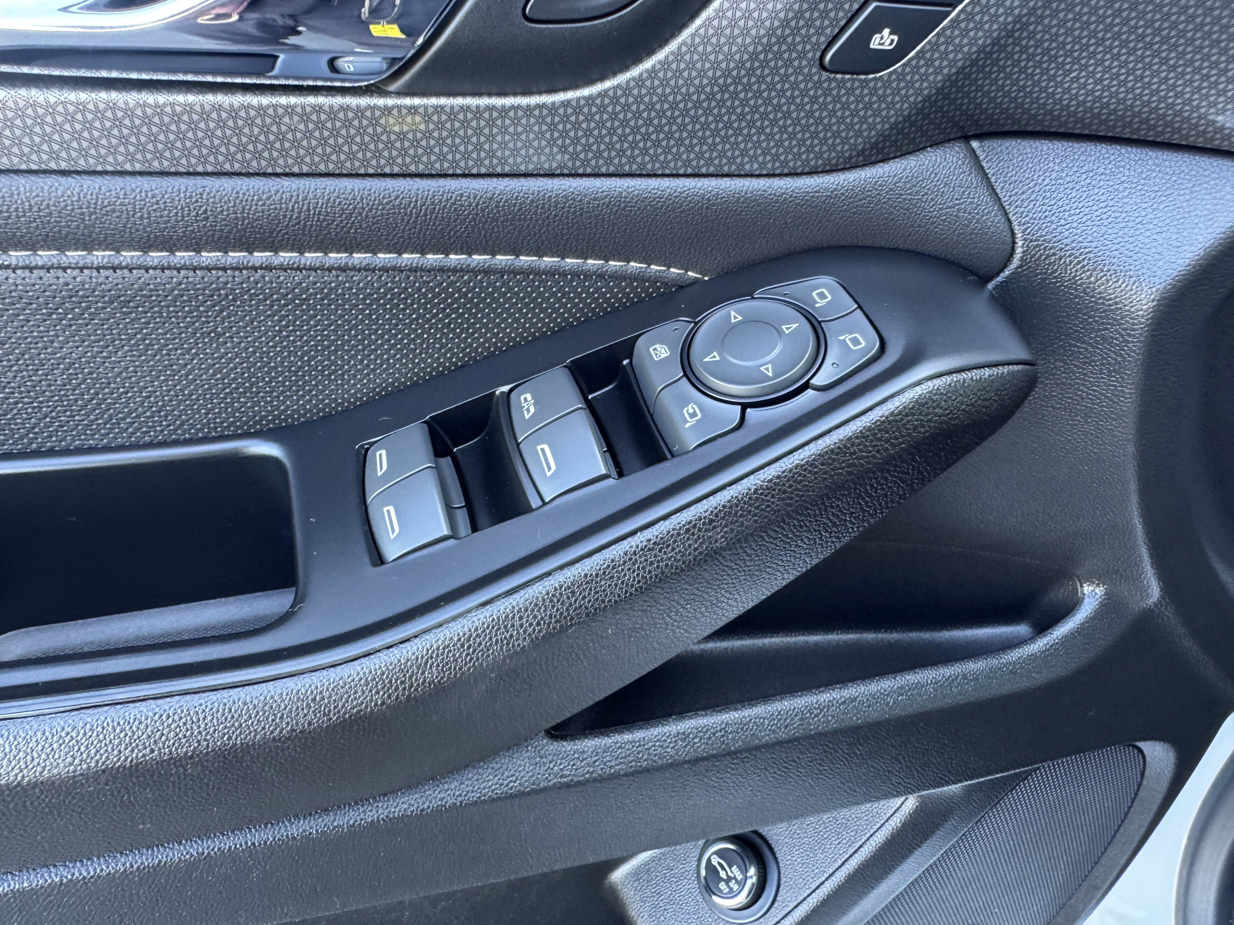 Certified 2023 Chevrolet Traverse Premier w/ LPO, Floor Liner Package image 11