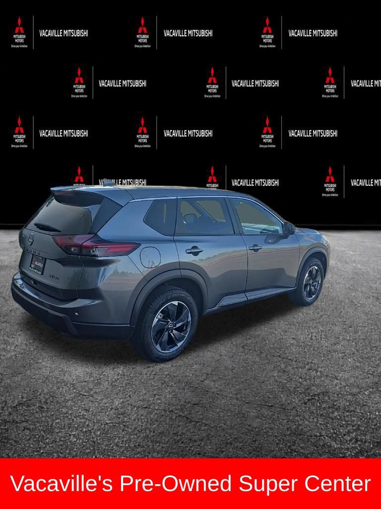Used 2024 Nissan Rogue SV AWD/4WD image 3