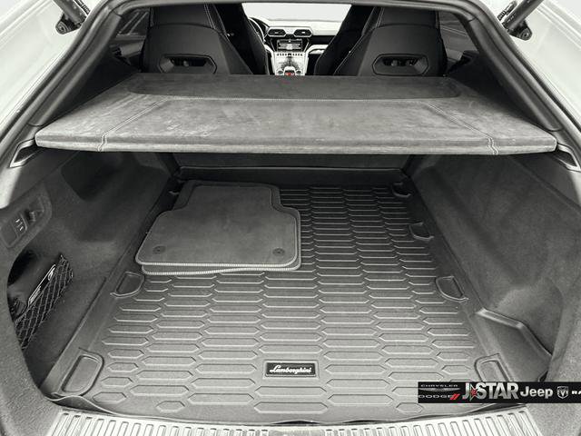 Used 2022 Lamborghini Urus image 19