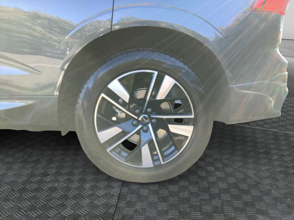 New 2027 Volvo XC60 B5 Plus AWD/4WD image 22