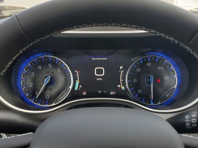 New 2027 Chrysler Pacifica Limited AWD/4WD image 26