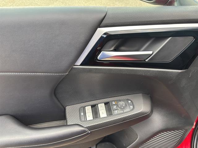 Used 2023 Mitsubishi Outlander SE Black Edition image 14