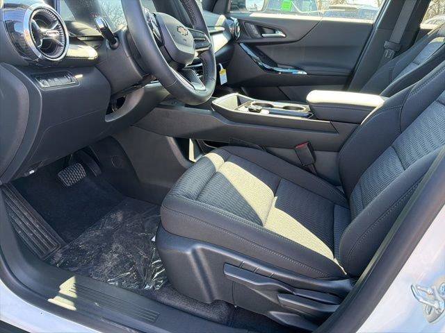 New 2026 Chevrolet Equinox LT w/ Safety and Technology Package FWD image 9