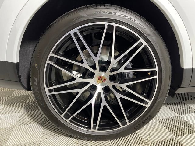 Used 2026 Porsche Cayenne Coupe image 18