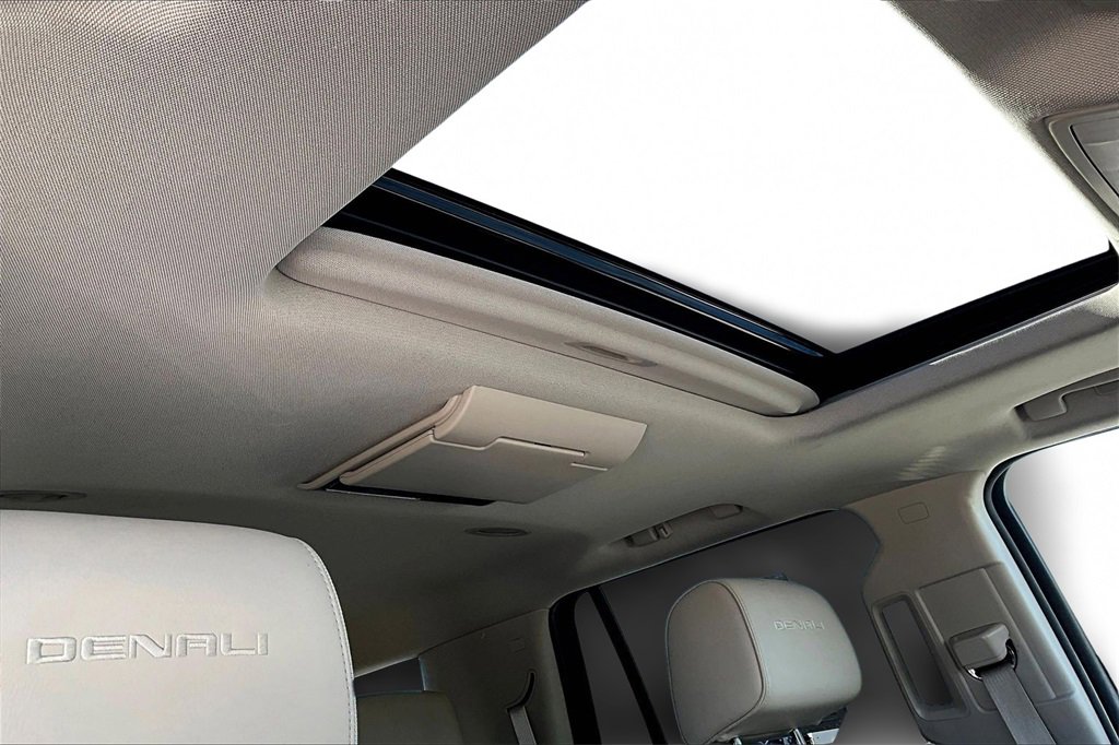 Used 2017 GMC Yukon Denali w/ Open Road Package image 13