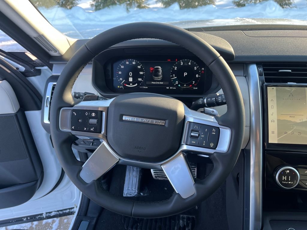 New 2026 Land Rover Discovery Dynamic SE image 14
