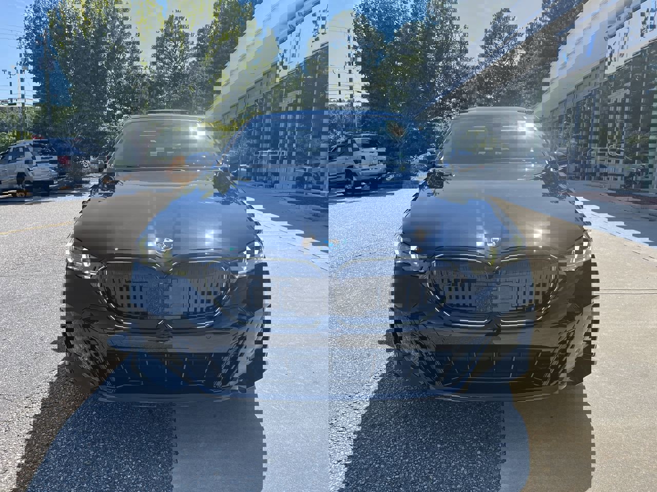 New 2026 BMW 550e xDrive w/ Executive Package image 3