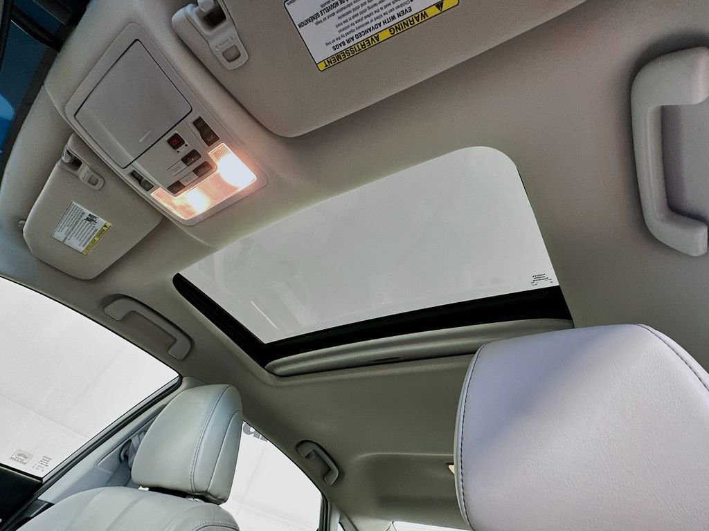 Used 2013 Toyota Avalon Limited image 27