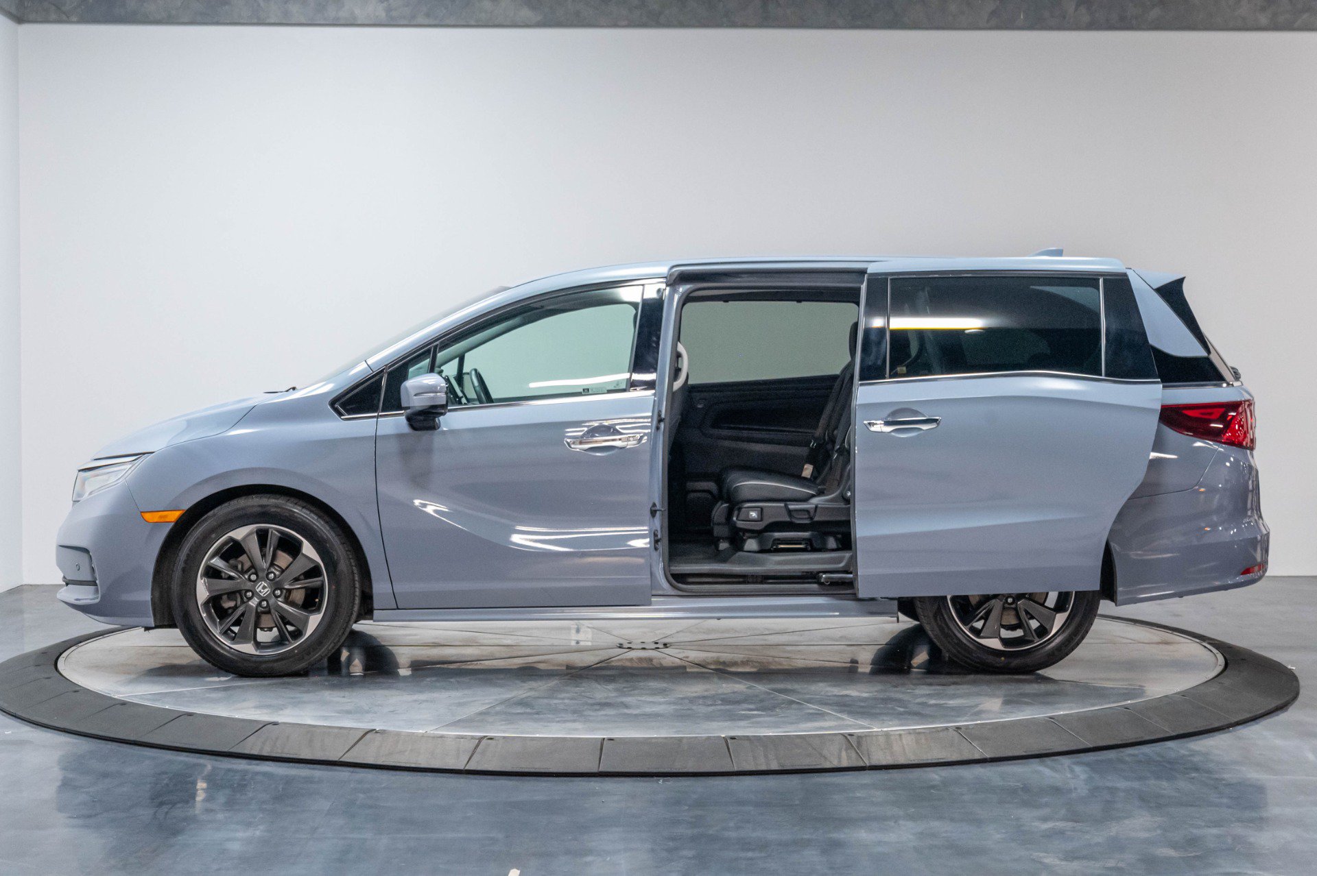 Used 2024 Honda Odyssey Elite image 21