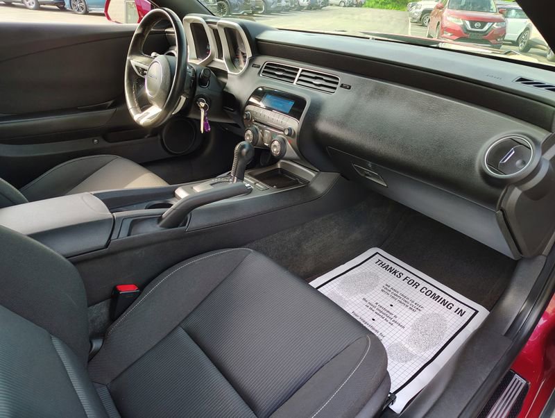 Used 2010 Chevrolet Camaro SS RWD image 17