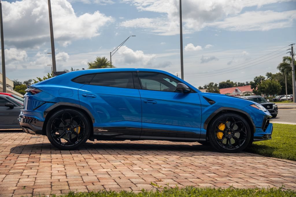 Used 2024 Lamborghini Urus Performante AWD/4WD image 6