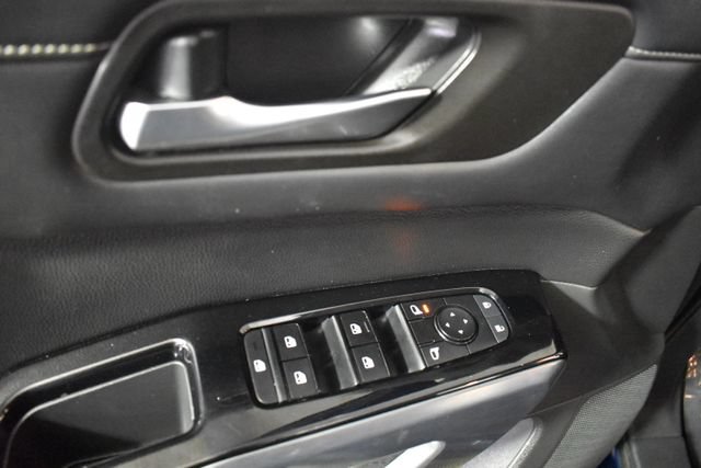 Used 2022 Nissan Pathfinder SL w/ SL Black Package AWD/4WD image 8
