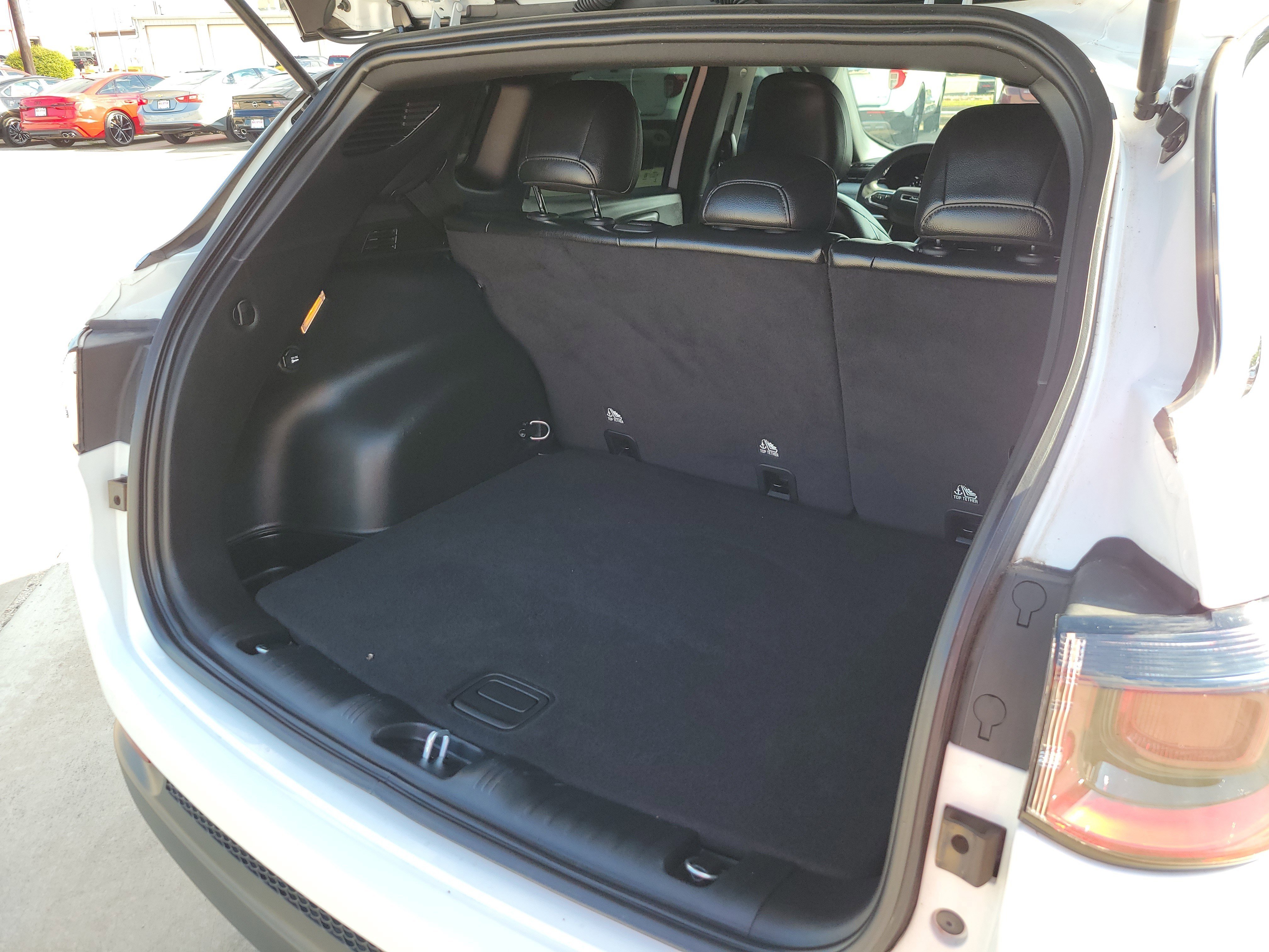 Used 2023 Jeep Compass Latitude image 29