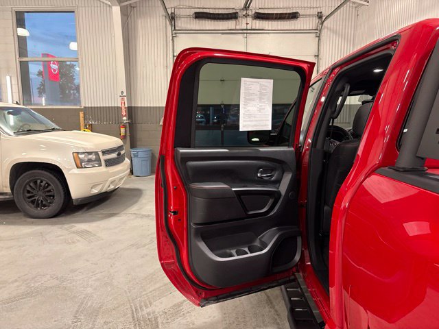 Used 2024 Nissan Titan PRO-4X w/ Pro-4x Convenience Package AWD/4WD image 11
