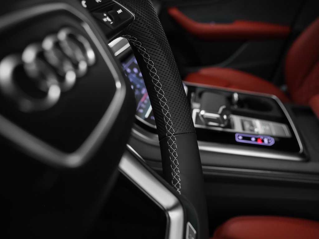 Used 2025 Audi SQ8 Premium Plus image 46