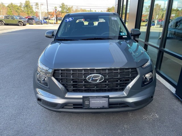 Used 2025 Hyundai Venue SE image 3